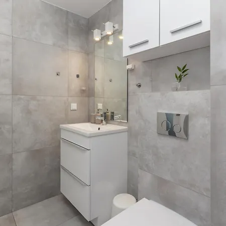 One Bedroom Apartment With A Balcony - Dietla 109 Street Krakau Exterior foto