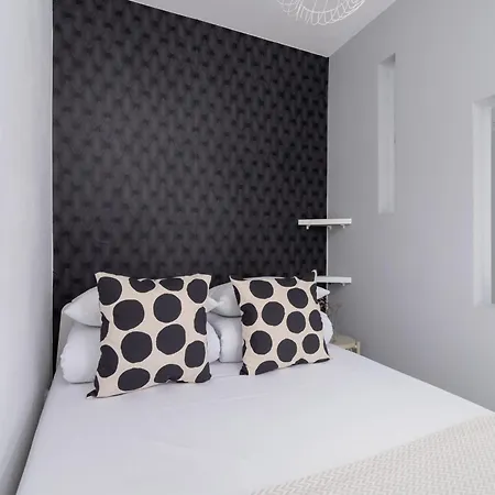 One Bedroom Apartment With A Balcony - Dietla 109 Street Krakau Exterior foto